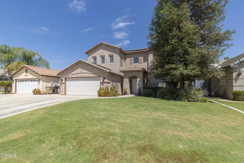 11418 Pacific Harbor Avenue Bakersfield, CA 93312