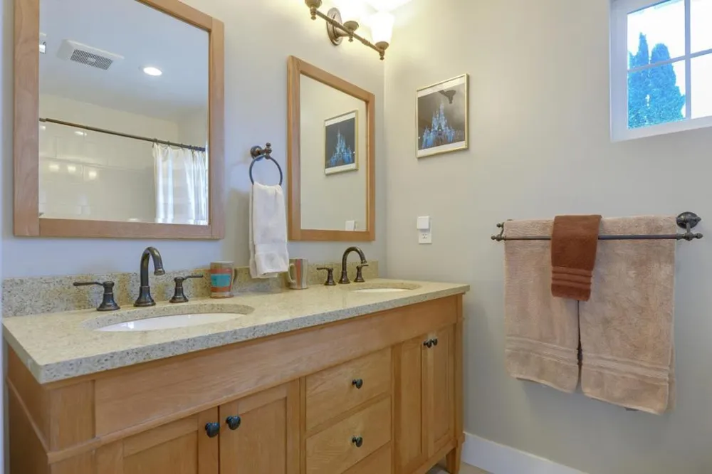 2610 Carson Street Redwood City, CA 94061