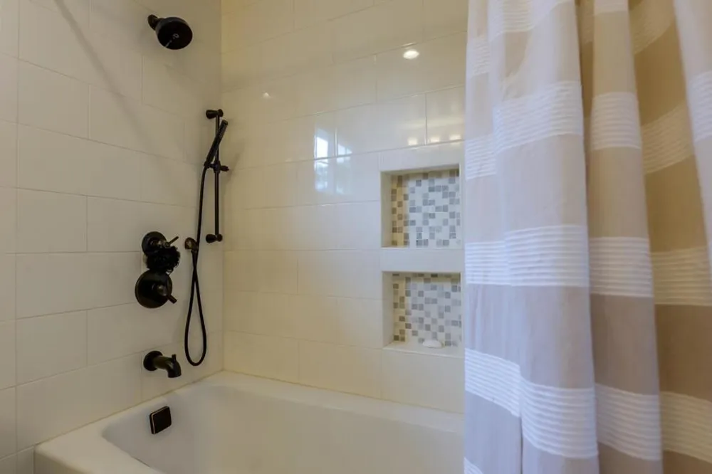 2610 Carson Street Redwood City, CA 94061