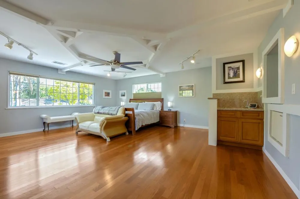 2610 Carson Street Redwood City, CA 94061