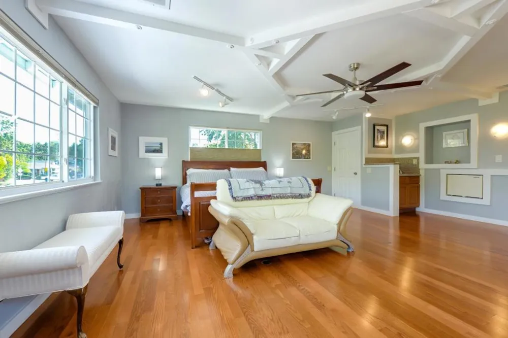 2610 Carson Street Redwood City, CA 94061