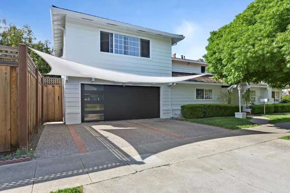 2610 Carson Street Redwood City, CA 94061