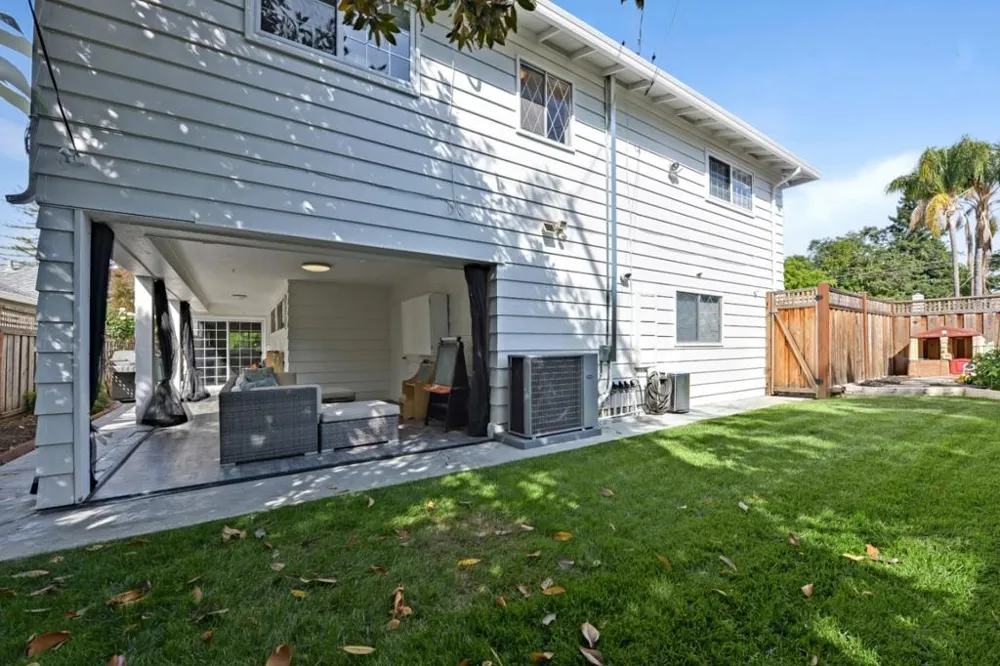 2610 Carson Street Redwood City, CA 94061