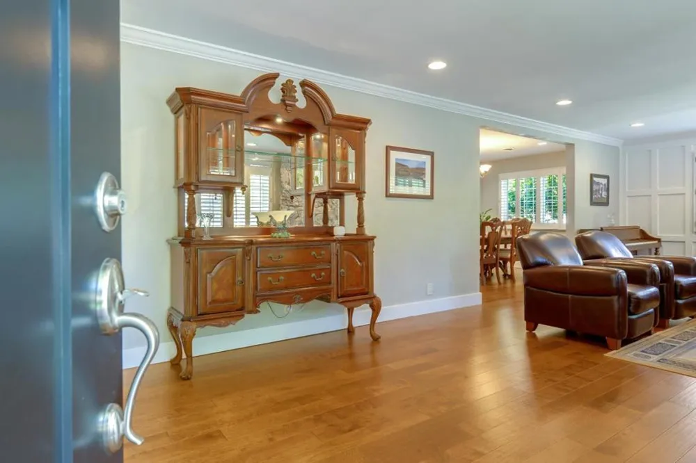 2610 Carson Street Redwood City, CA 94061