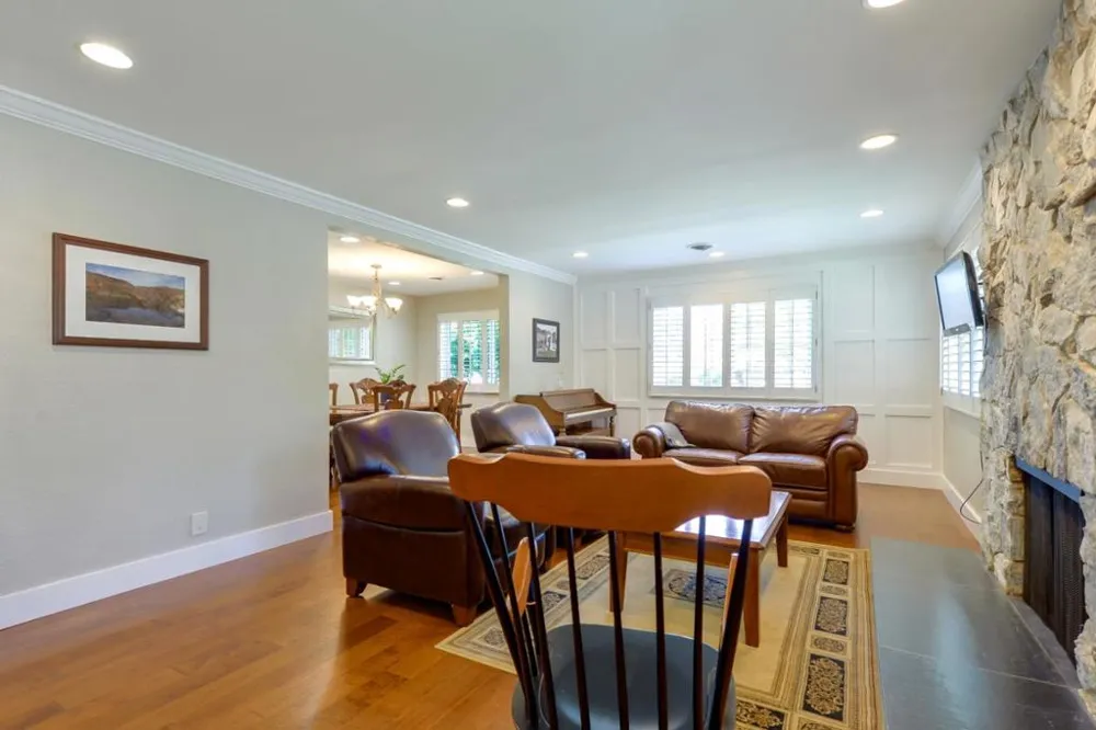 2610 Carson Street Redwood City, CA 94061
