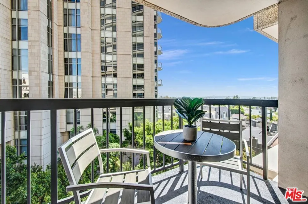 10790 Wilshire Boulevard #404 Los Angeles, CA 90024