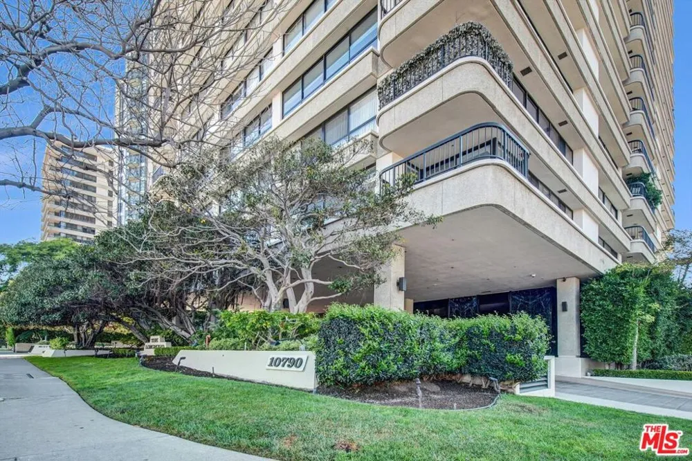 10790 Wilshire Boulevard #404 Los Angeles, CA 90024