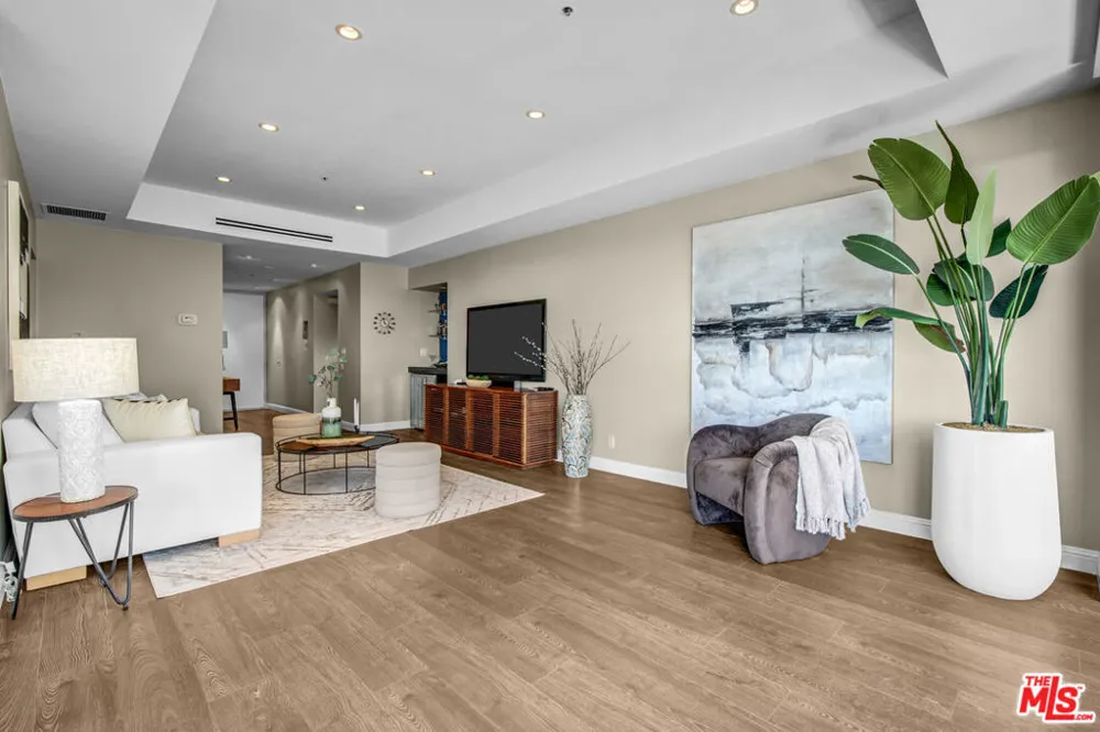 10790 Wilshire Boulevard #404 Los Angeles, CA 90024