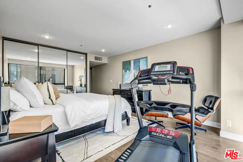 10790 Wilshire Boulevard #404 Los Angeles, CA 90024