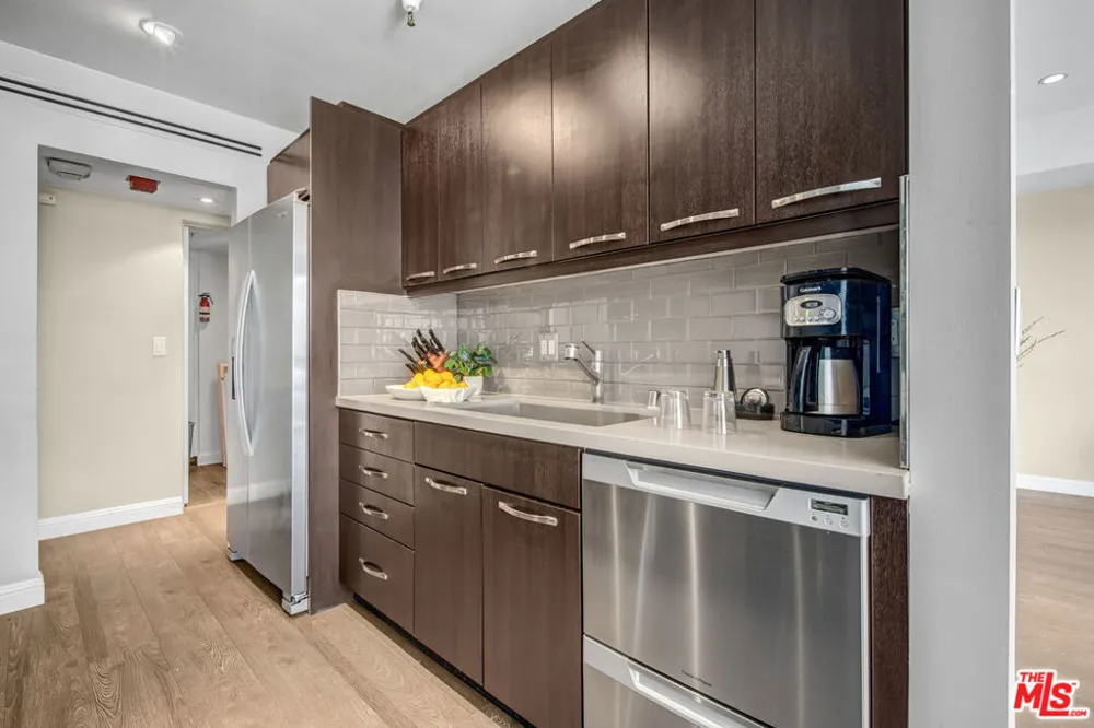 10790 Wilshire Boulevard #404 Los Angeles, CA 90024