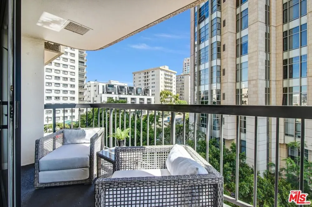 10790 Wilshire Boulevard #404 Los Angeles, CA 90024