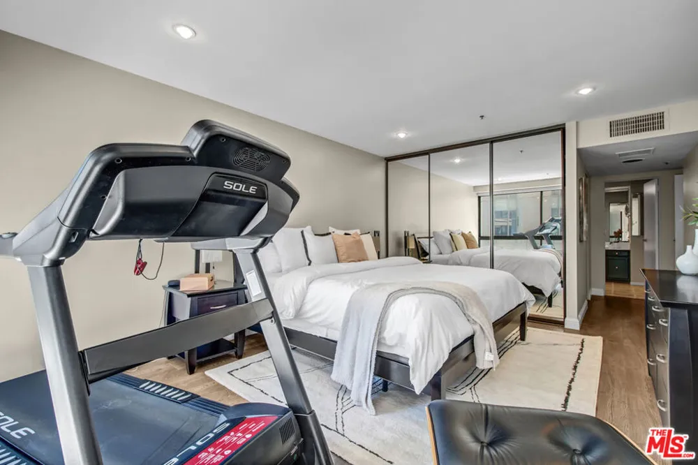 10790 Wilshire Boulevard #404 Los Angeles, CA 90024