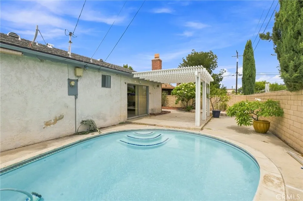 1008 Merced Ontario, CA 91764