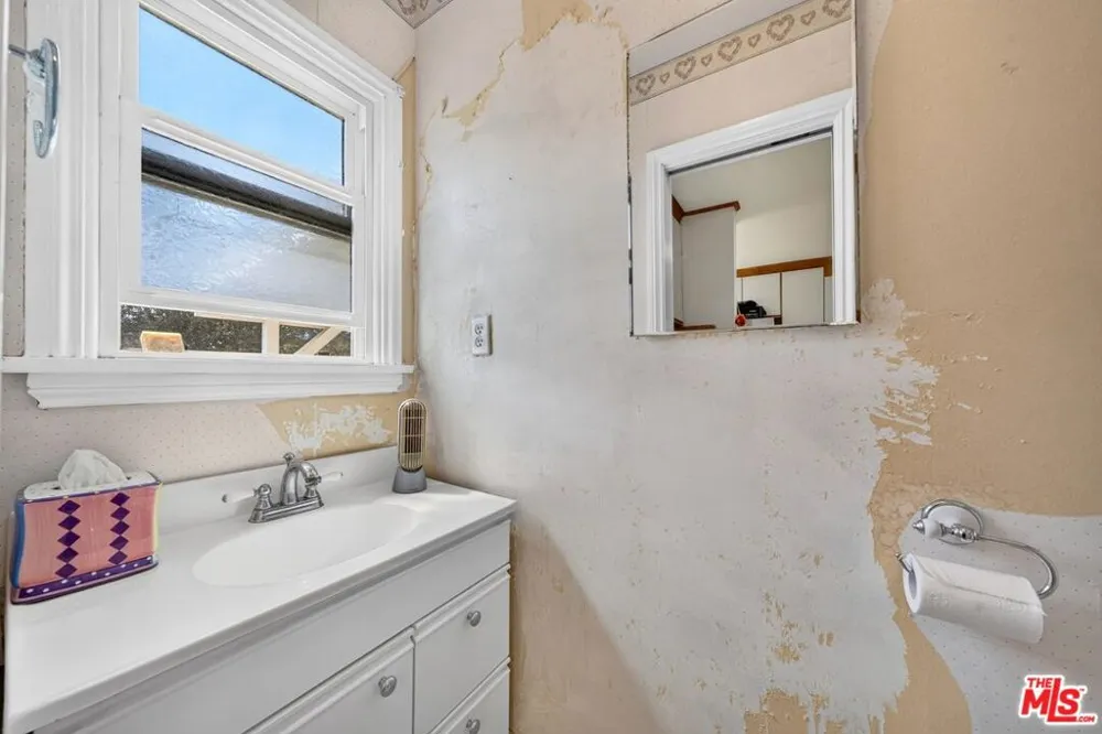 5702 Stever Court Culver City, CA 90230