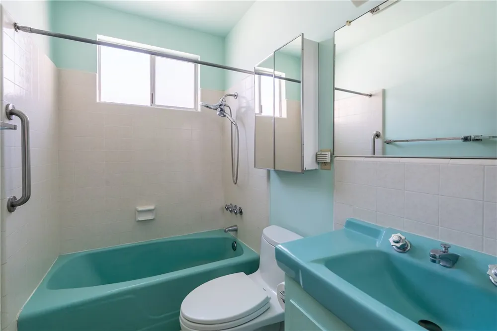 2408 W 157th Gardena, CA 90249