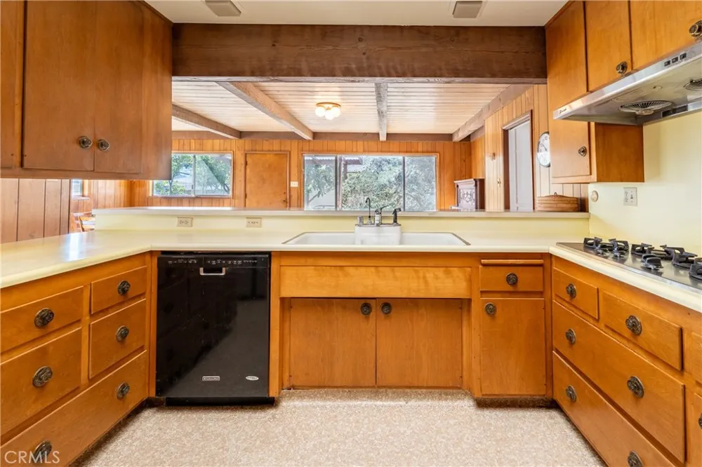 2408 W 157th Gardena, CA 90249