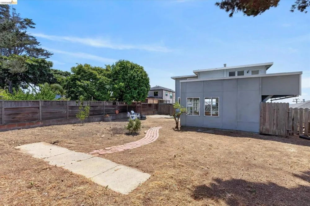136 Craven St Vallejo, CA 94590