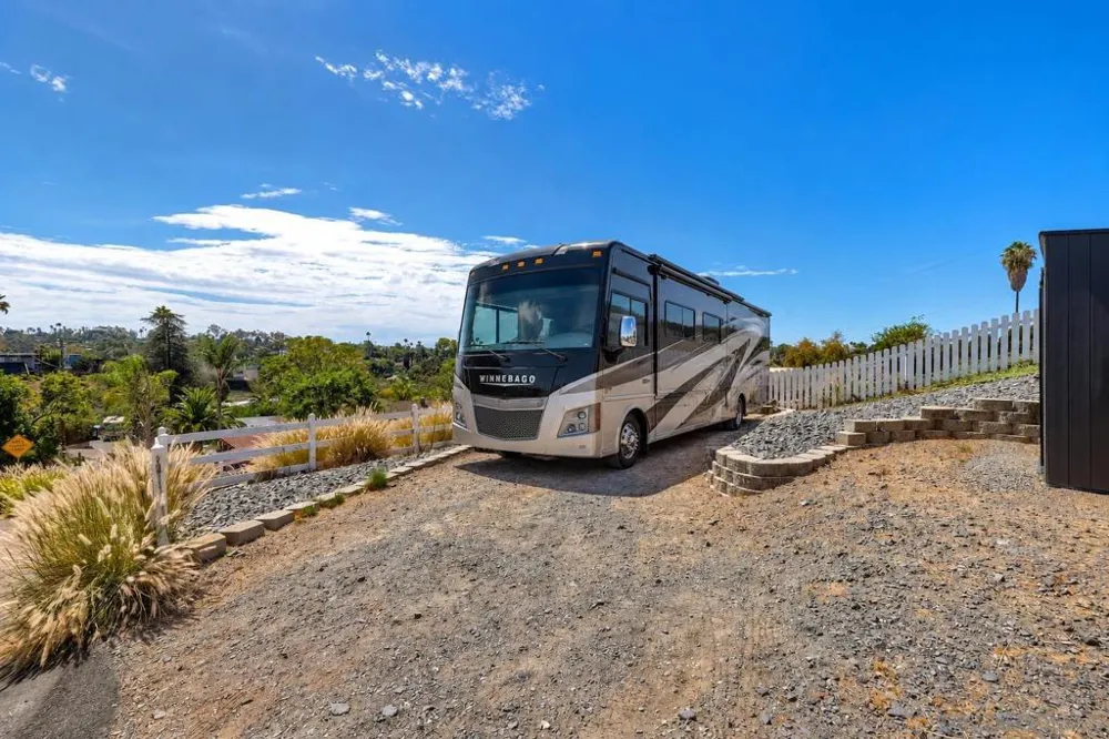 129 Avalon Dr Vista, CA 92084