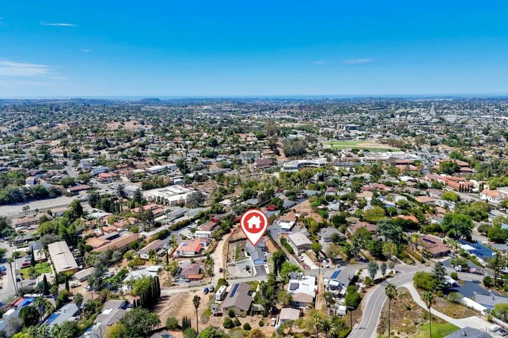 129 Avalon Dr Vista, CA 92084