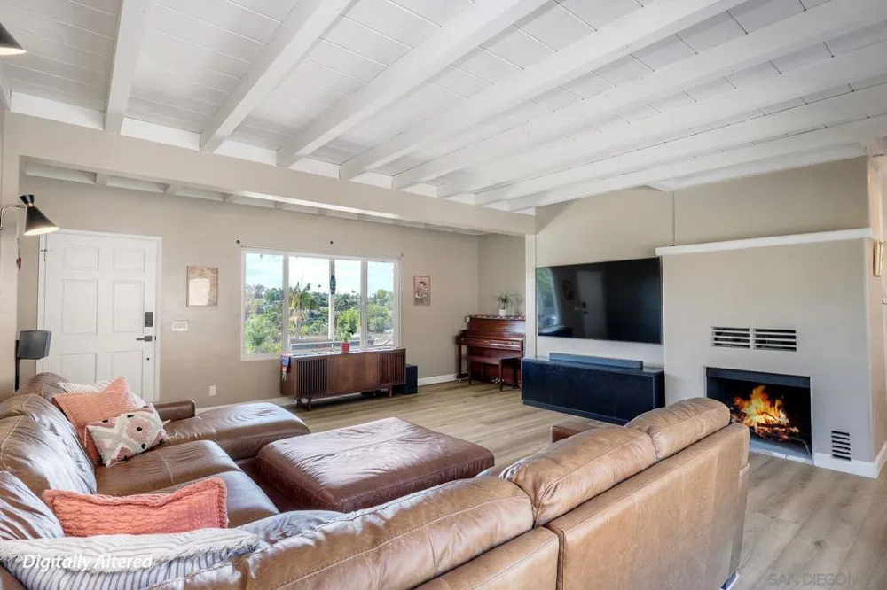 129 Avalon Dr Vista, CA 92084