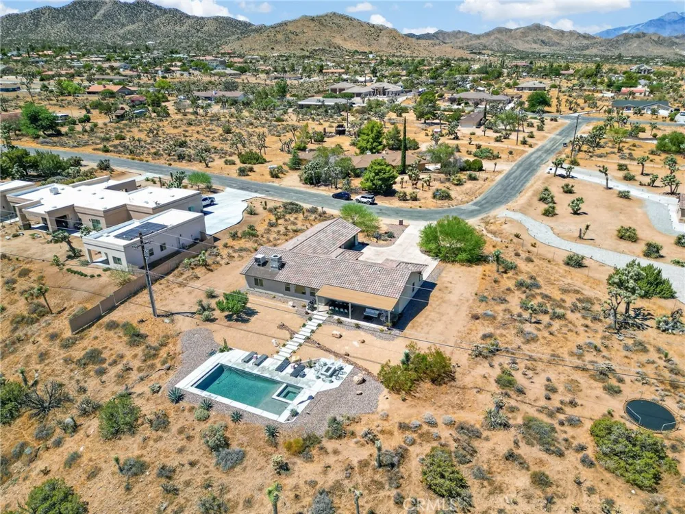 8997 Hermosa Avenue Yucca Valley, CA 92284