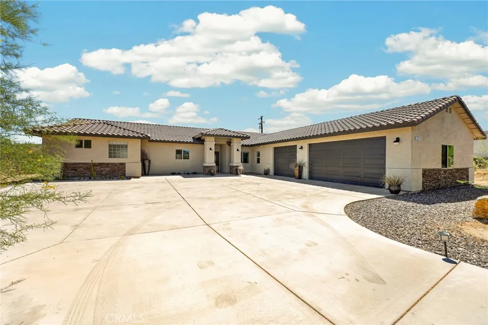 8997 Hermosa Avenue Yucca Valley, CA 92284