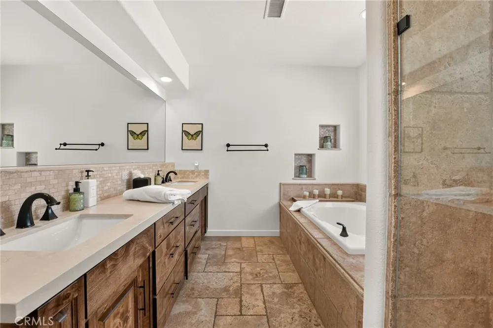 8997 Hermosa Avenue Yucca Valley, CA 92284