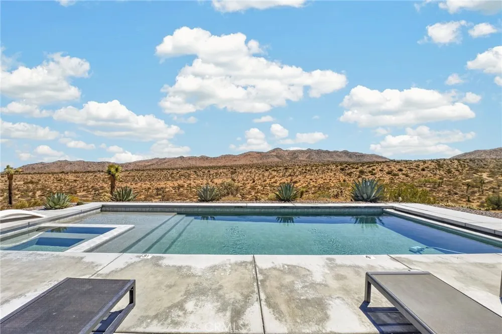 8997 Hermosa Avenue Yucca Valley, CA 92284