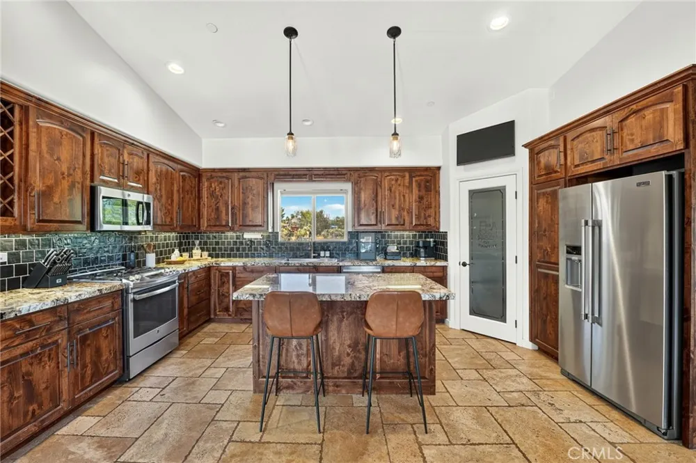 8997 Hermosa Avenue Yucca Valley, CA 92284