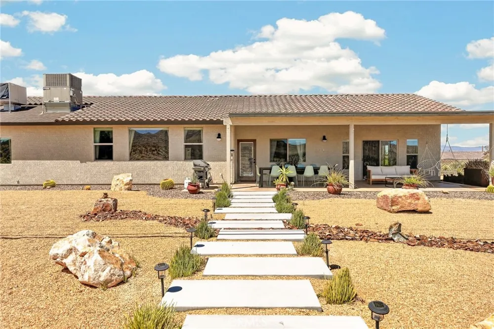 8997 Hermosa Avenue Yucca Valley, CA 92284