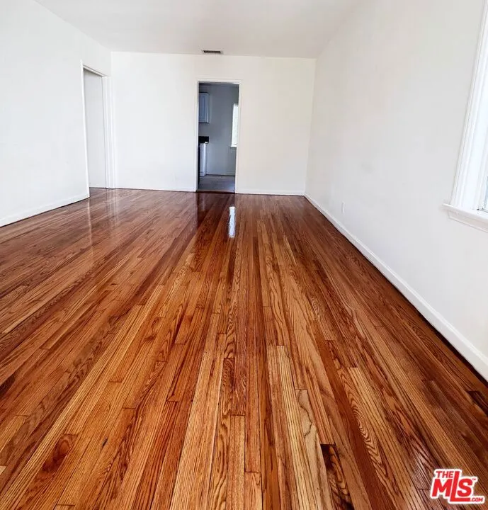 17228 Vanowen Street Lake Balboa, CA 91406