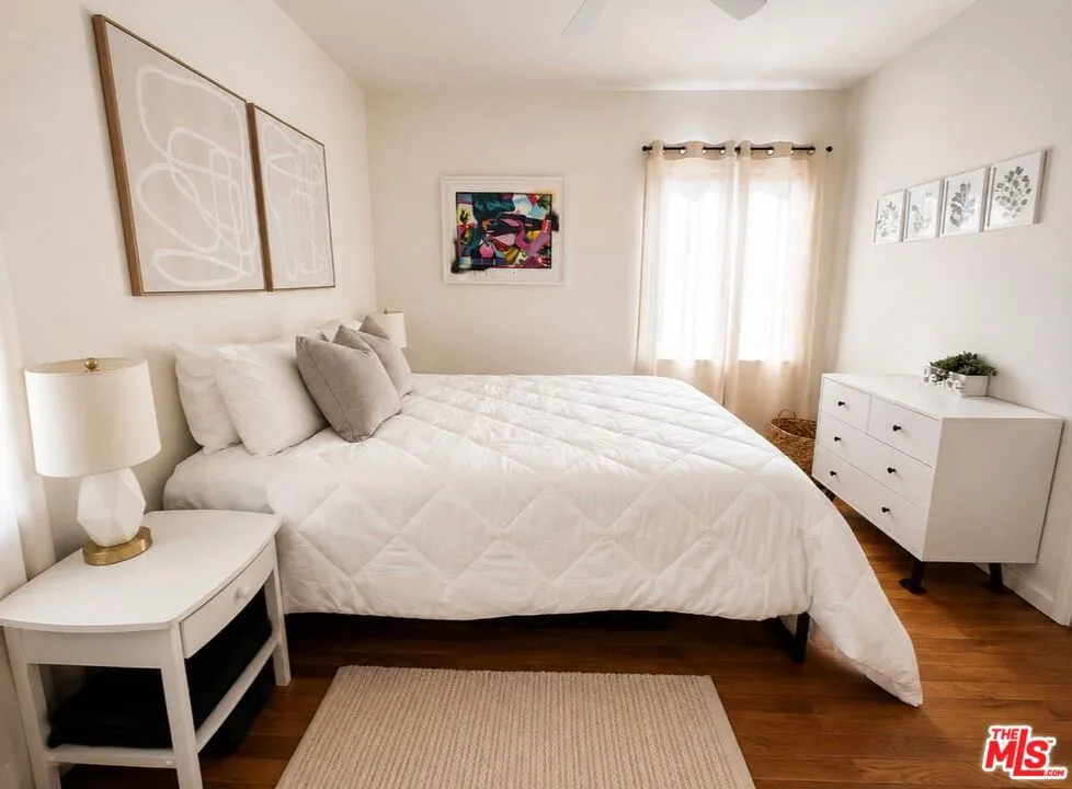 17228 Vanowen Street Lake Balboa, CA 91406