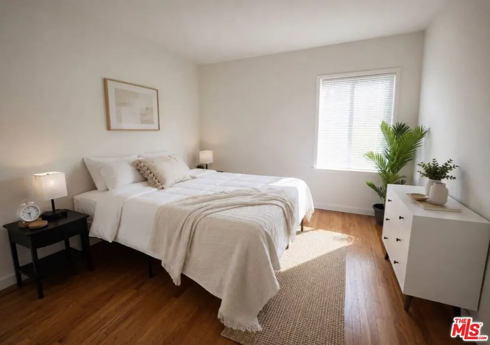 17228 Vanowen Street Lake Balboa, CA 91406