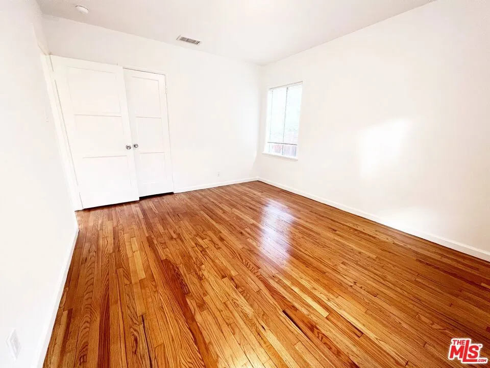17228 Vanowen Street Lake Balboa, CA 91406