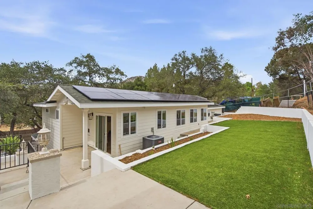 10243 Canyon Escondido, CA 92026