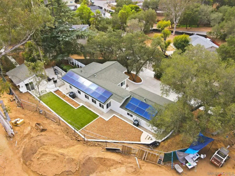 10243 Canyon Escondido, CA 92026