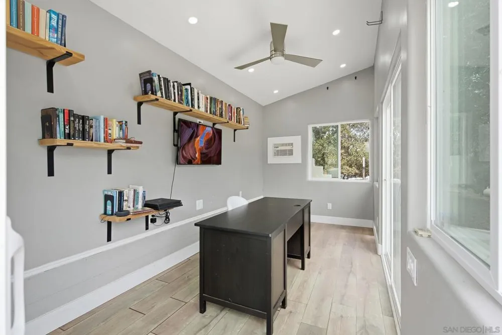 10243 Canyon Escondido, CA 92026