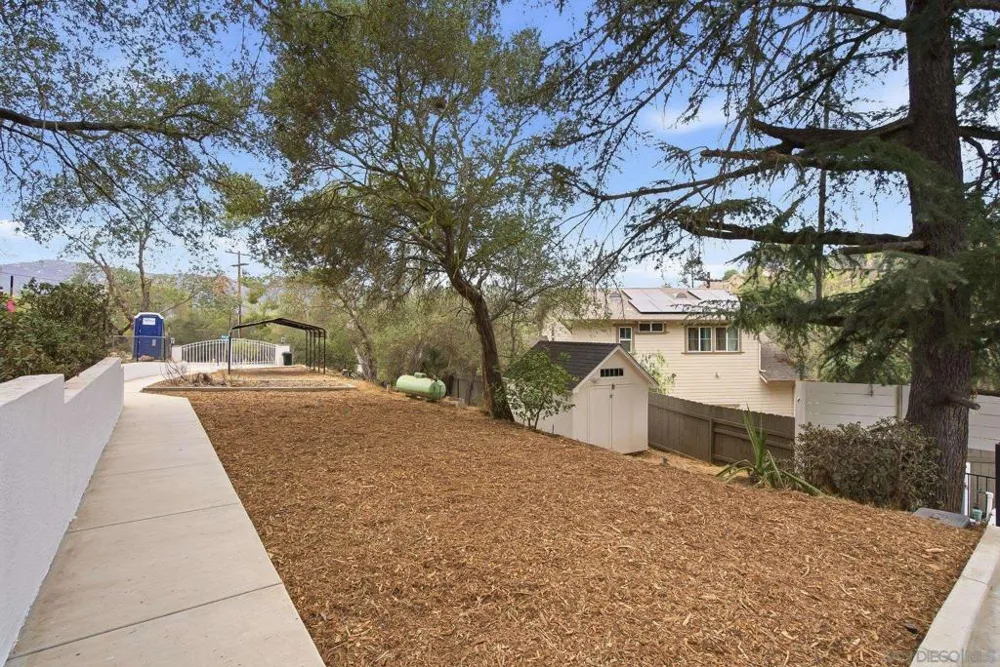 10243 Canyon Escondido, CA 92026