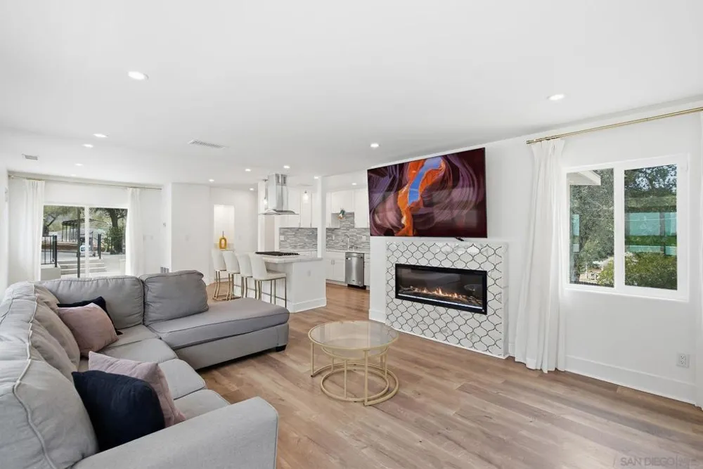 10243 Canyon Escondido, CA 92026