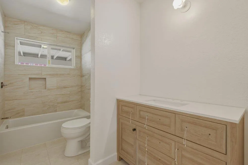 819 Lewis Road Royal Oaks, CA 95076