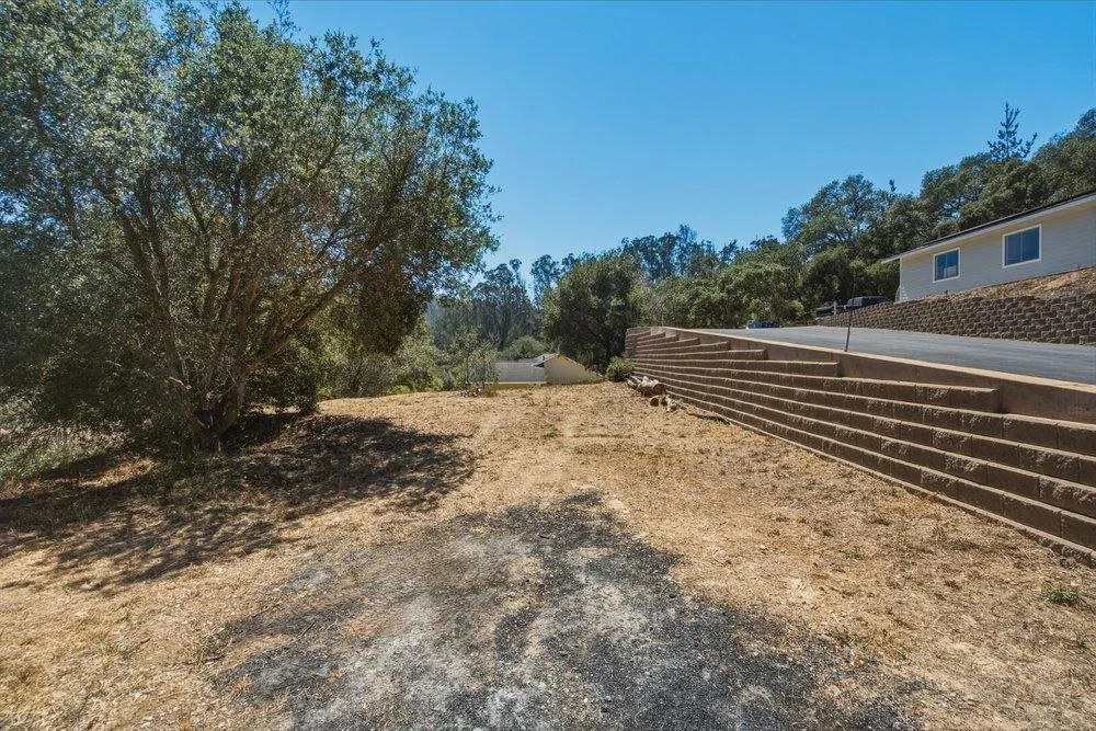 819 Lewis Road Royal Oaks, CA 95076