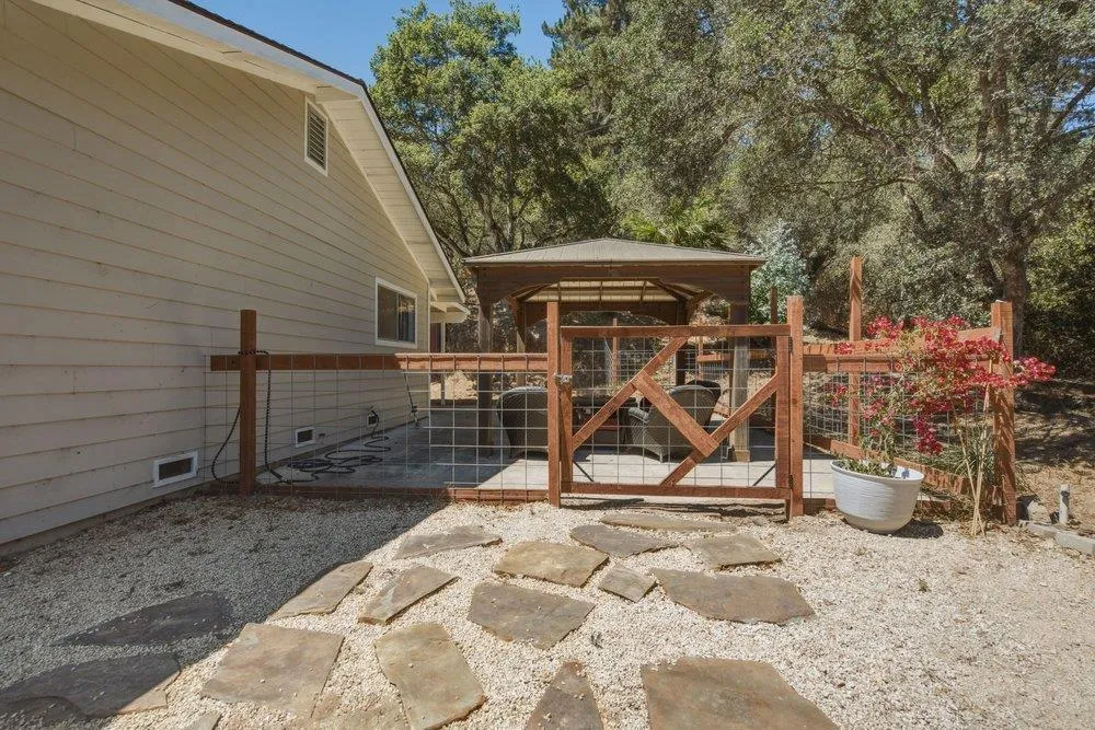 819 Lewis Road Royal Oaks, CA 95076