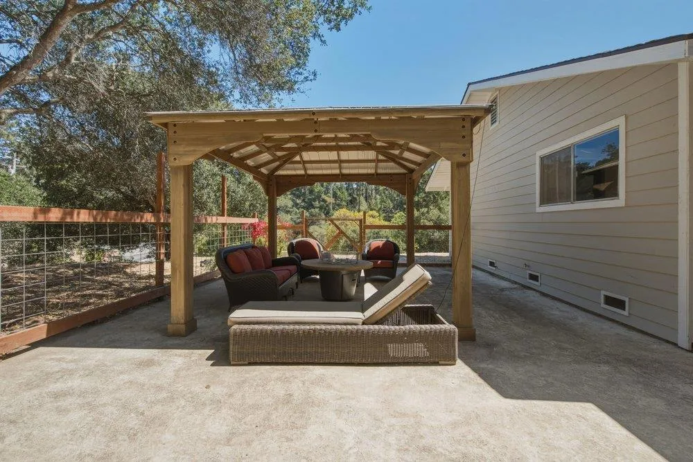 819 Lewis Road Royal Oaks, CA 95076