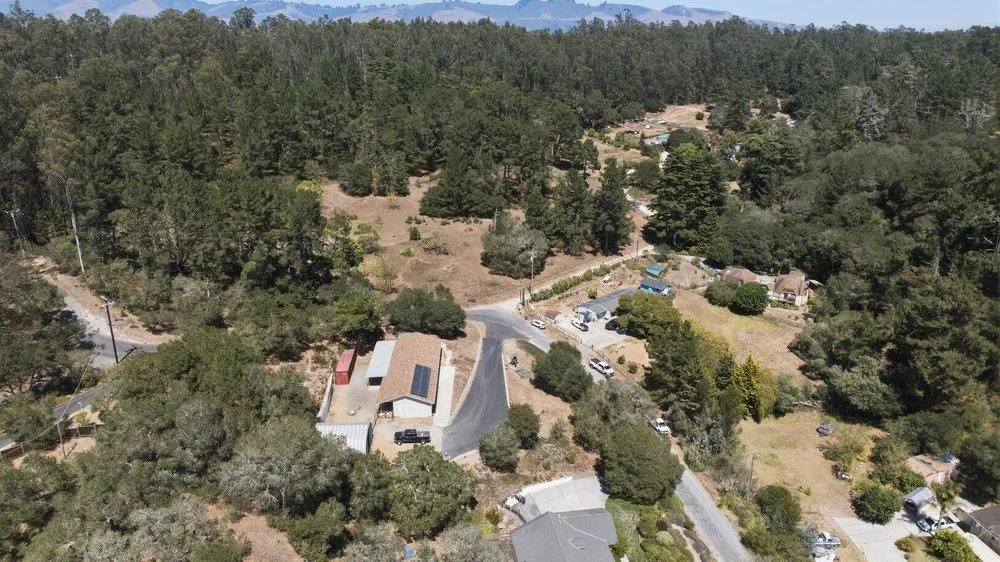 819 Lewis Road Royal Oaks, CA 95076