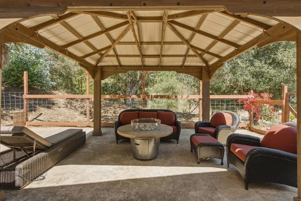 819 Lewis Road Royal Oaks, CA 95076