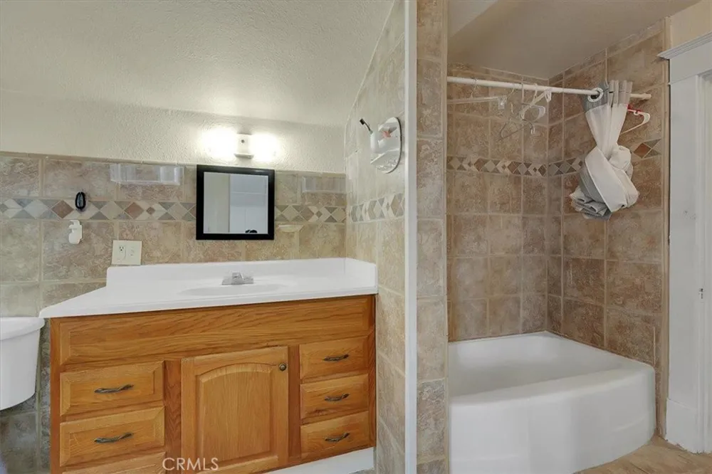 517 6th Street Marysville, CA 95901