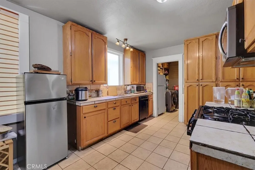 517 6th Street Marysville, CA 95901