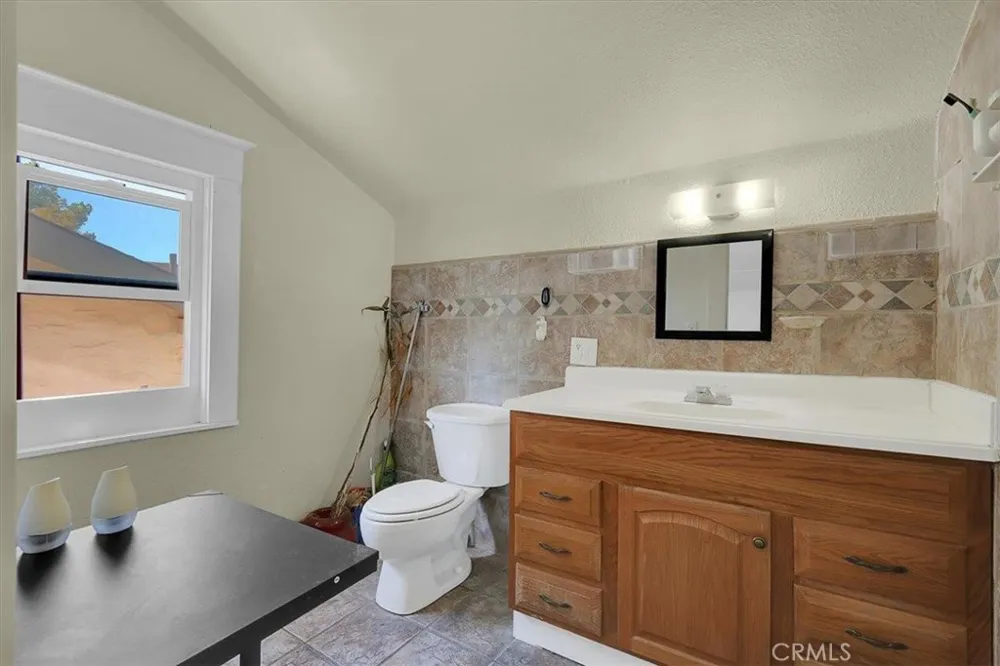517 6th Street Marysville, CA 95901