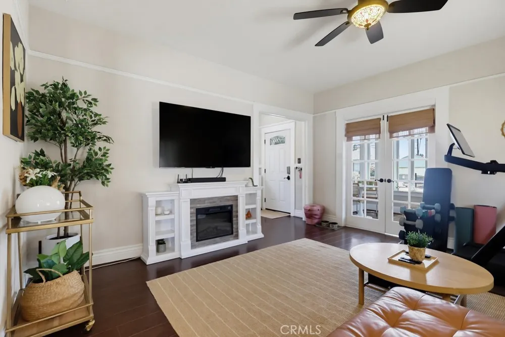 551 W 8th Street Long Beach, CA 90813