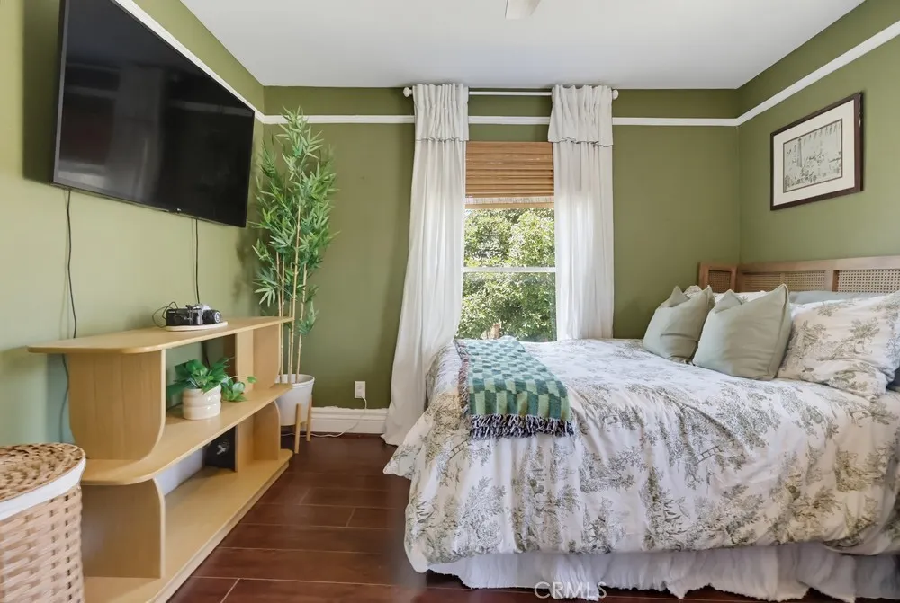 551 W 8th Street Long Beach, CA 90813